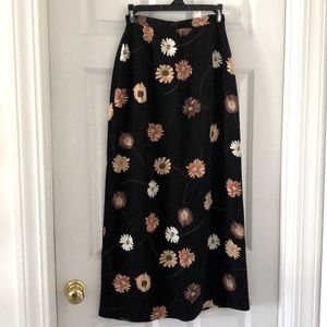 Robyne & Diane 💯% POLYESTER skirt